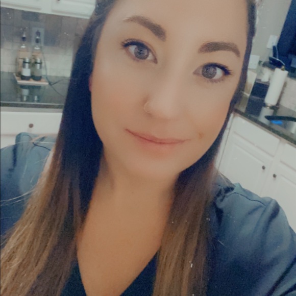 Meet your Posher, Ashlee - Picture 1 of 1